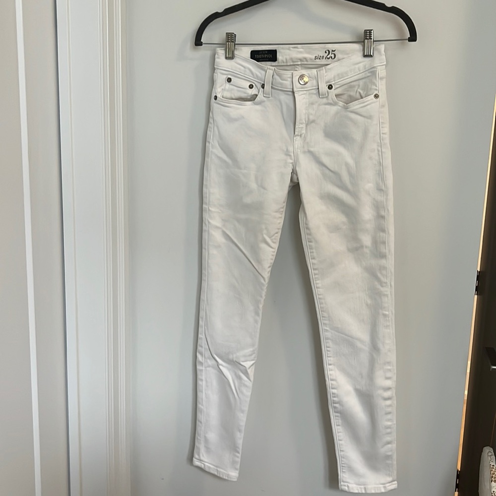 White Denim Skinny Jeans (Low-Rise)